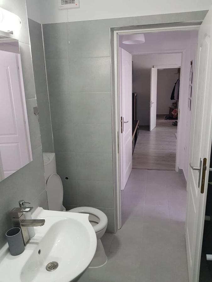 Ana Apartament Ramnicu Valcea Exterior photo